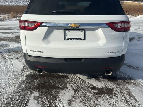 Used 2021 Chevrolet Traverse LT image 4