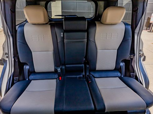 Used 2025 Lexus GX 550 image 30