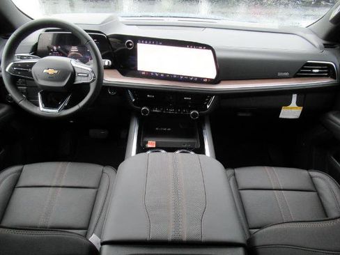 New 2025 Chevrolet Suburban High Country image 12