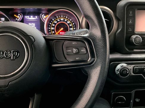 Used 2018 Jeep Wrangler Unlimited Sport image 21