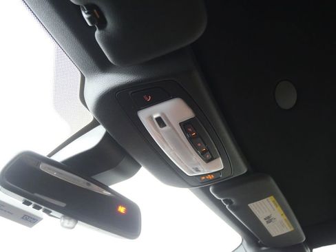 Used 2016 BMW M4 Convertible image 19