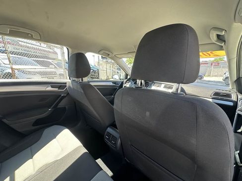 Used 2016 Volkswagen e-Golf SE FWD image 27