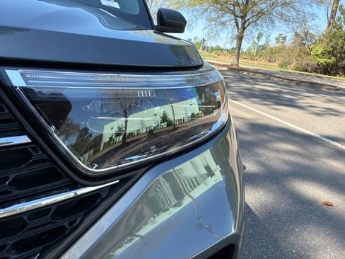 Used 2024 Ford Explorer XLT w/ Equipment Group 202A image 10