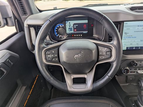 Used 2023 Ford Bronco Badlands image 24