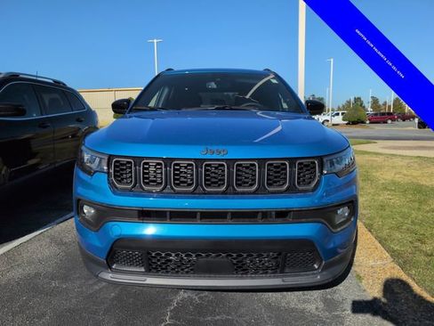 Used 2025 Jeep Compass Latitude w/ Sun & Sound Group AWD/4WD image 6