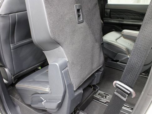 Used 2024 Ford Expedition Platinum image 71