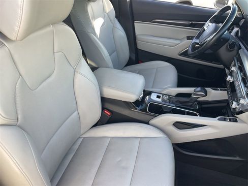 Used 2024 Kia Telluride S w/ S Sunroof Package image 10