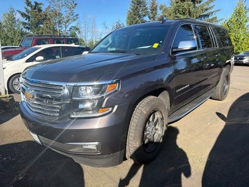 Used 2018 Chevrolet Suburban Premier AWD/4WD image 4