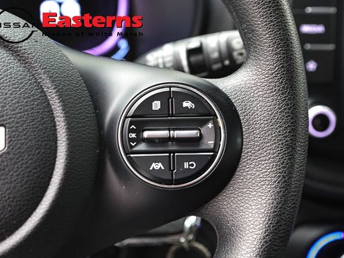 Used 2023 Kia Soul LX w/ LX Technology Package FWD image 16