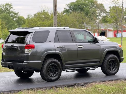 Used 2010 Toyota 4Runner SR5 AWD/4WD image 6