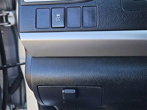 Used 2015 Toyota Camry LE image 24