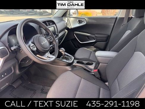 Used 2025 Kia Soul LX w/ LX Technology Package FWD image 11