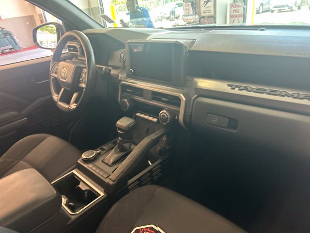 Used 2024 Toyota Tacoma SR5 AWD/4WD image 11