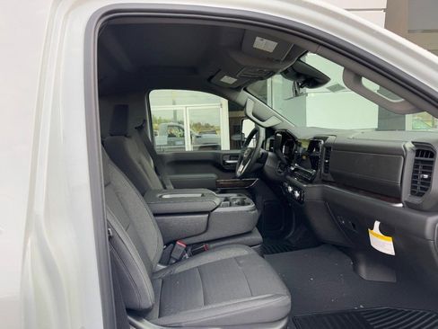 New 2026 GMC Sierra 2500 SLE image 7