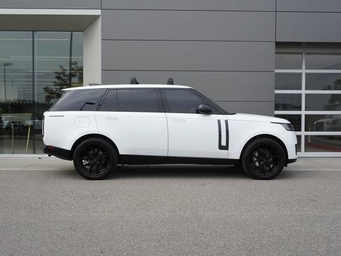 Used 2025 Land Rover Range Rover Long Wheelbase SE AWD/4WD image 7