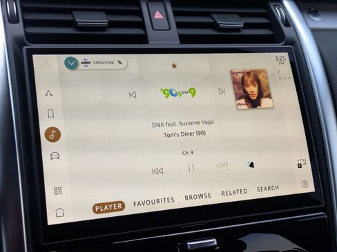 Certified 2024 Land Rover Discovery Dynamic SE image 19