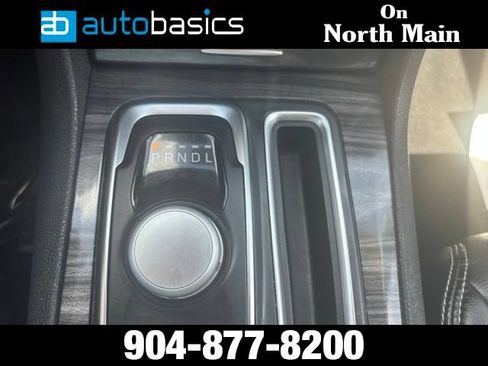 Used 2021 Chrysler 300 Touring w/ Chrome Appearance Package RWD image 17