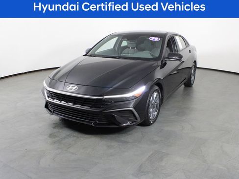 Certified 2024 Hyundai Elantra SEL FWD image 2