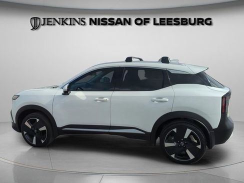 Certified 2025 Nissan Kicks SR image 10