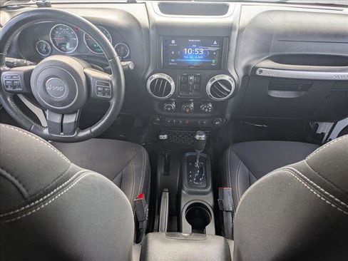 Used 2015 Jeep Wrangler Unlimited Sahara w/ Max Tow Package AWD/4WD image 17