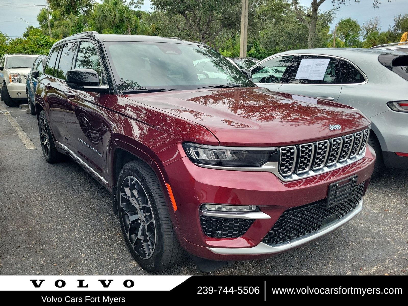 Used 2024 Jeep Grand Cherokee Summit AWD/4WD image 1