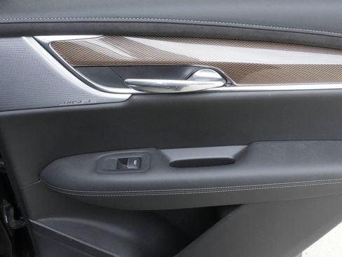 Used 2023 Cadillac XT6 Sport w/ Platinum Package image 26