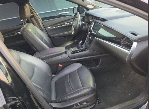 Used 2023 Cadillac XT6 Sport w/ Technology Package AWD/4WD image 13