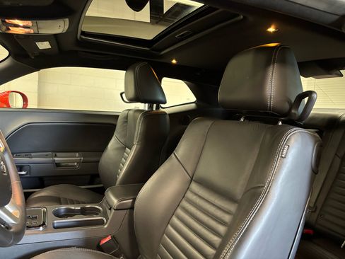 Used 2013 Dodge Challenger R/T image 11