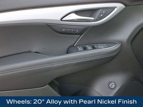 Used 2025 Buick Envision Avenir image 17