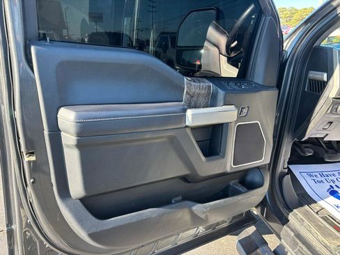 Used 2017 Ford F250 Lariat w/ Chrome Package image 10