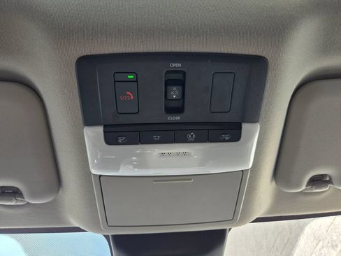 Used 2023 Nissan Sentra SR w/ SR Premium Package FWD image 21