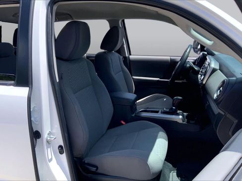 Used 2023 Toyota Tacoma SR5 RWD image 9