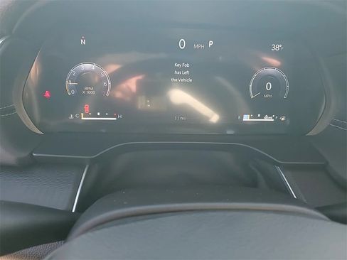 New 2025 Jeep Grand Cherokee Altitude image 16