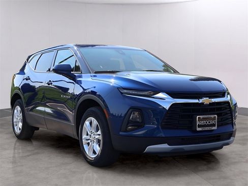 Used 2022 Chevrolet Blazer LT image 3