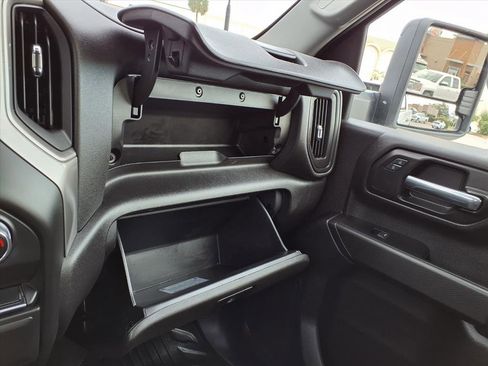 Used 2025 Chevrolet Silverado 2500 W/T image 30