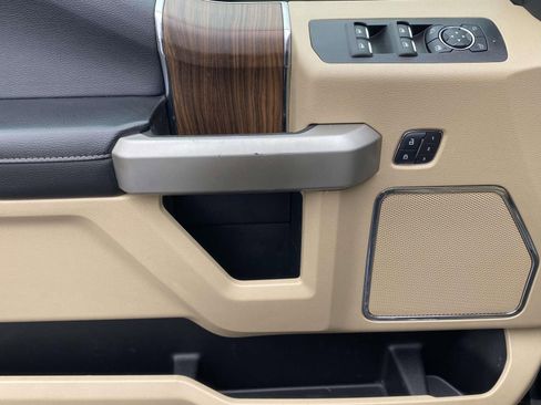 Used 2017 Ford F150 Lariat image 16