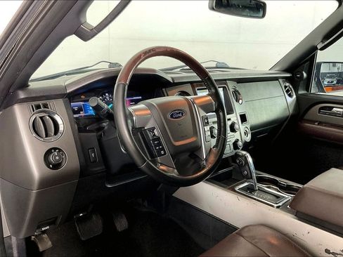 Used 2016 Ford Expedition Platinum RWD image 18
