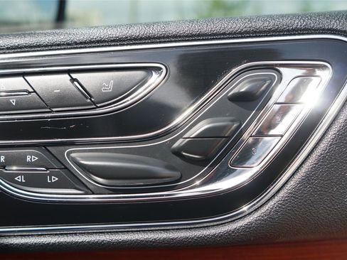 Used 2019 Lincoln Navigator L Reserve AWD/4WD image 29