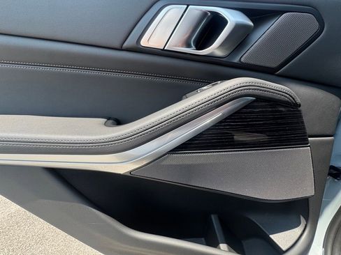 Used 2026 BMW X5 xDrive40i w/ M Sport Package image 17