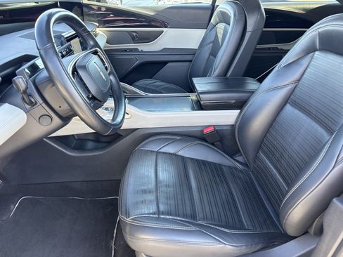 Used 2024 Lincoln Nautilus Reserve image 18