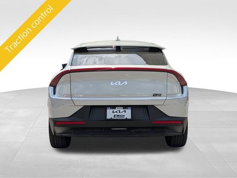 Certified 2024 Kia EV6 Light Long Range AWD/4WD image 4