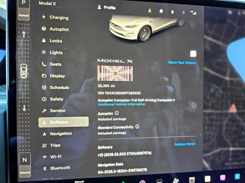 Used 2023 Tesla Model X Plaid image 3