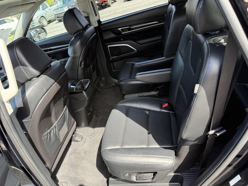 Used 2025 Kia Telluride S AWD/4WD image 14