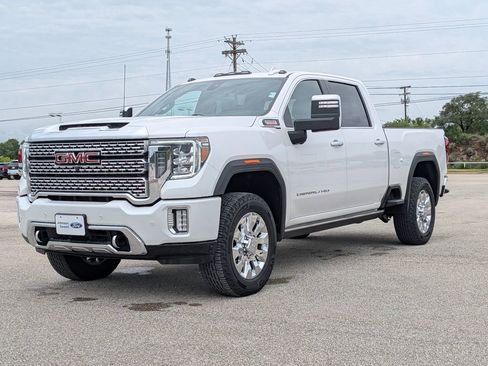 Used 2023 GMC Sierra 2500 Denali w/ Technology Package AWD/4WD image 4