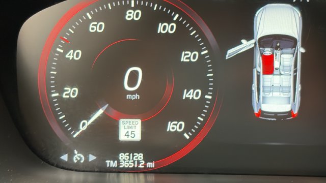 Used 2020 Volvo XC60 T5 Momentum w/ Protection Package AWD/4WD image 18