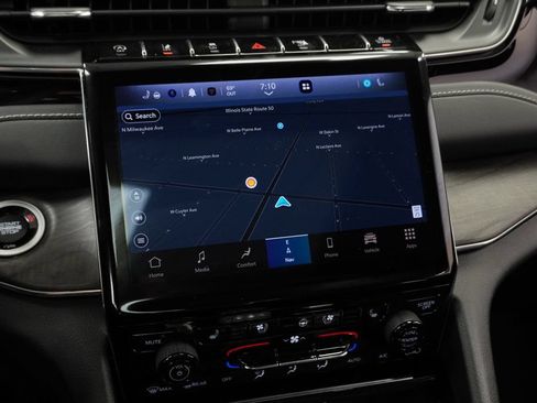 Certified 2023 Jeep Grand Cherokee Overland AWD/4WD image 33