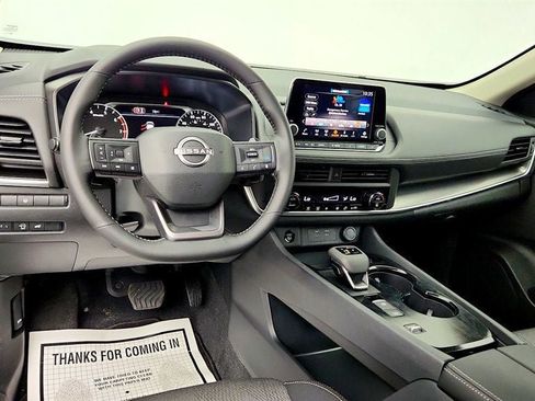 Used 2026 Nissan Rogue SV FWD image 12
