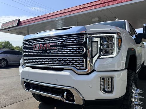 Used 2022 GMC Sierra 3500 Denali w/ Denali Ultimate Package image 18