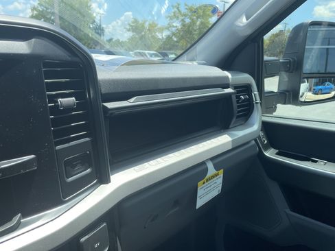 New 2025 Ford F350 XLT w/ 360-Degree Camera Package image 36