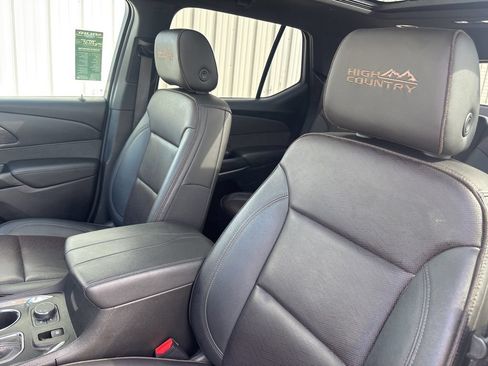 Used 2023 Chevrolet Traverse High Country FWD image 22